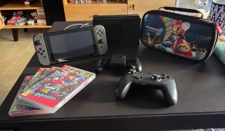 Nintendo Switch + 4 juegos