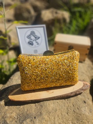 Bolso de fiesta amarillo con pedrería
