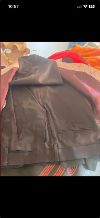 Traje de celebración negro y rosa