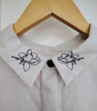 Blusón estampado mangas abullonadas Talla M