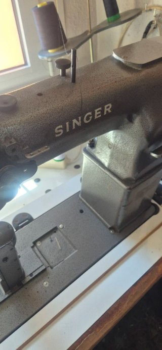Máquina Coser Industrial SINGER 138B6B