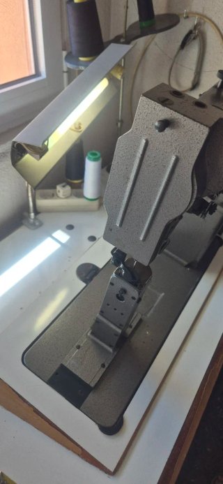 Máquina Coser Industrial SINGER 138B6B