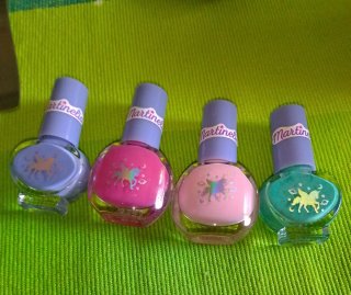 Lote de 4 pintauñas infantiles Martinelia