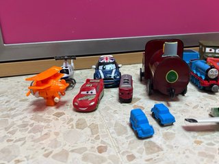 Lote de coches y vehículos de juguete