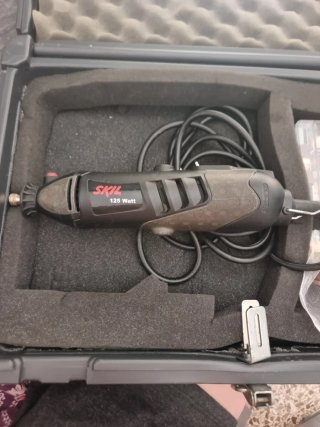 Herramienta Rotativa Skil 125W con Maletín