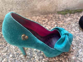 Zapatos tacón verde turquesa.Colcci T.36