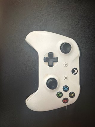 Xbox One S Blanca + Mando y Cables