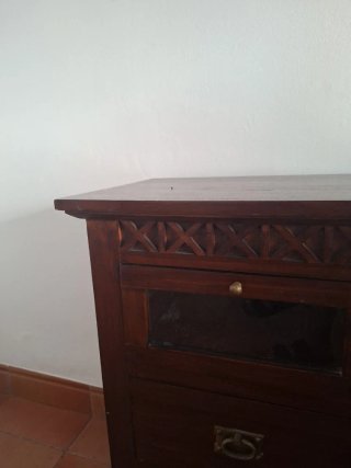 Cabecero y mesillas de noche de madera BANAK