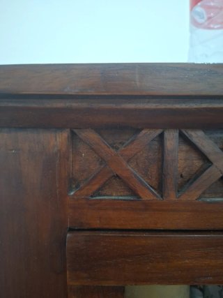 Cabecero y mesillas de noche de madera BANAK