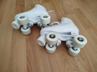 Patines de 4 ruedas blancos talla 32