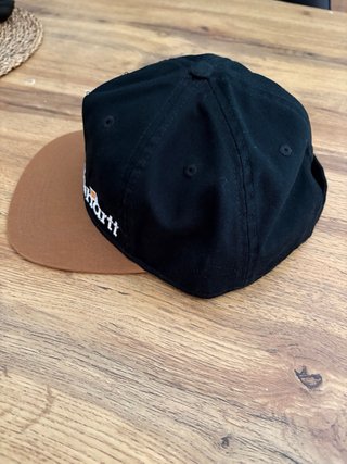 Gorra Carhartt Plana Negra y Marrón