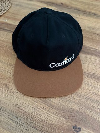 Gorra Carhartt Plana Negra y Marrón
