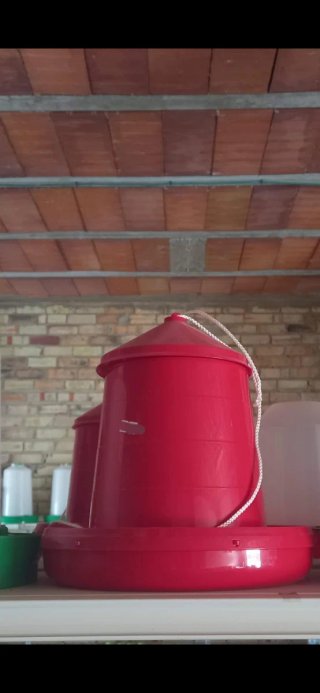 Tolva para aves de plástico 4kg