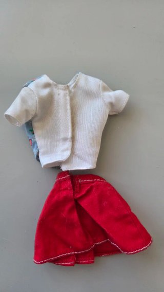 Ropa Barbie Kelly se vende por separado
