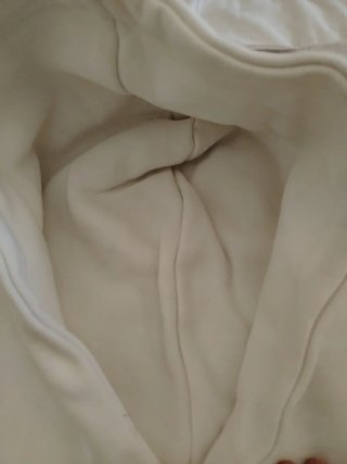 Sudadera con capucha blanca y logo