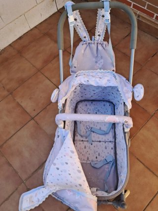 Carrito de juguete para muñecas