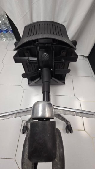Silla de oficina con diseño a cuadros