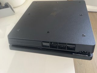 PS4 PRO (PlayStation 4) Negra CON MANDO