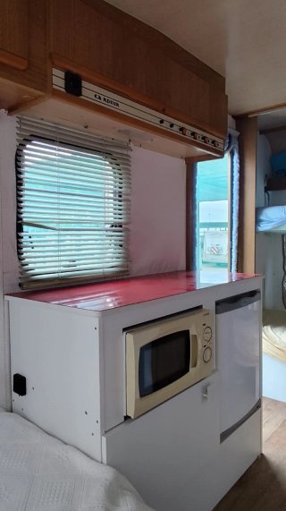 Caravana Adrià menos de 750 kg