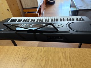 Teclado Alesis Melody61 con soporte