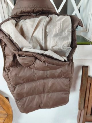 Chaleco plumífero sintético. 10 años Quechua marró