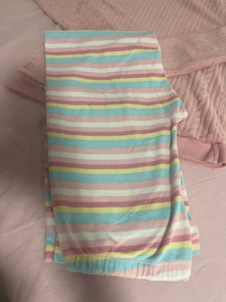 Pijama rosa de punto trenzado y pantalón estampado