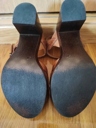 Sandalias de piel marrón Talla 37