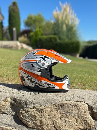 Casco Infantil Moto Naranja y Gris