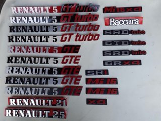 Insignias-logotipos de coches Peugeot y Renault