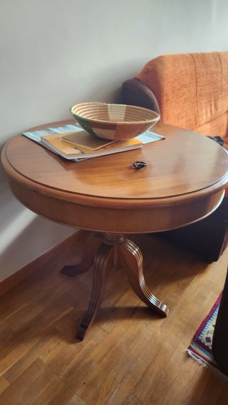 Mesa redonda de madera para comedor