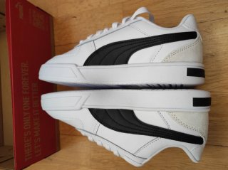 Zapatillas Puma Blancas y Negras