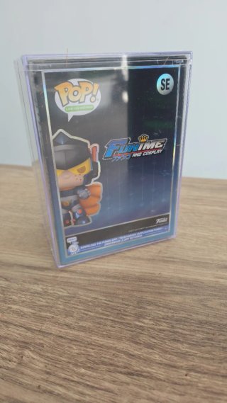 Funko Pop! Ultimate Freddy con Espada SE
