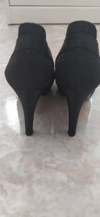 Zapatos Mayfran Negros Tacón Peep Toe