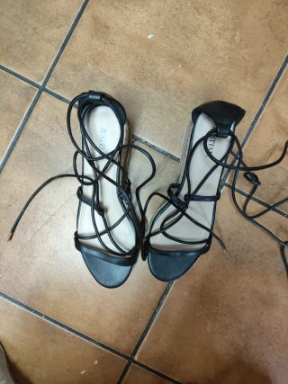 Sandalias negras tiras Justfab talla 41