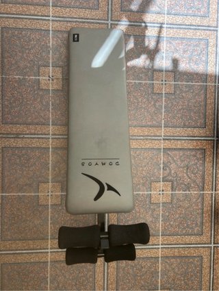 Banco de abdominales plegable Domyos (Decathlon)