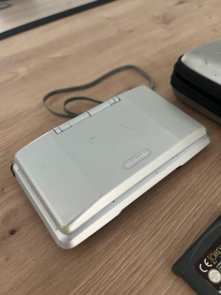 Nintendo DS + Funda + Juego Lord of the Rings