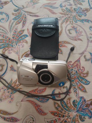 Olympus mju-II Zoom 115 Fotocamera Analogica Argento