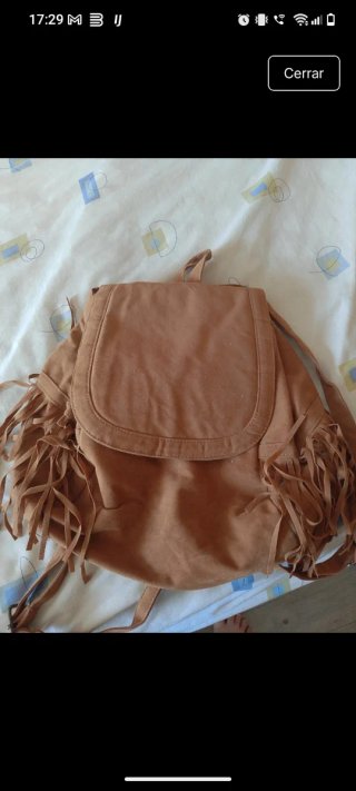 Mochila marrón con flecos