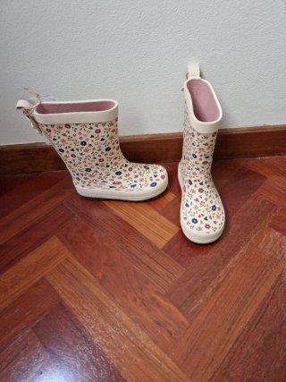 Botas agua niña talla 25 sin estrenar