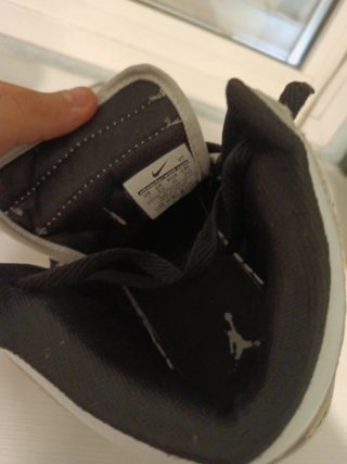 Jordan 1 Gris y Blanco