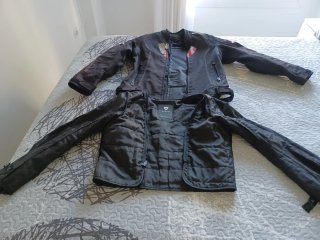 Cazadora de moto negra Revitt mujer Talla 36.