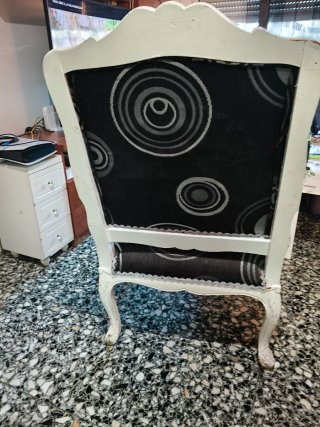 Butaca antigua madera tallada estilo isabelino