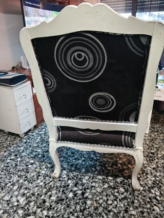Butaca antigua madera tallada estilo isabelino