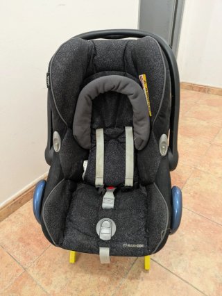 Maxi Cosi + base isofix + adaptadores Bugaboo