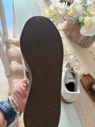 Zapatillas Adidas Blancas y Marrones