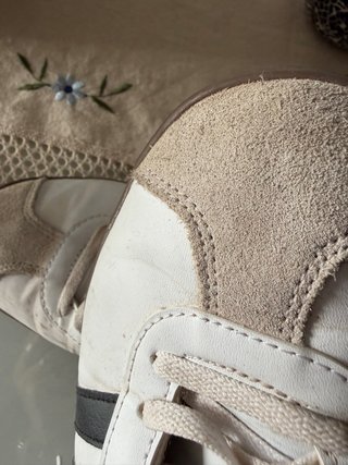 Zapatillas Adidas Blancas y Marrones