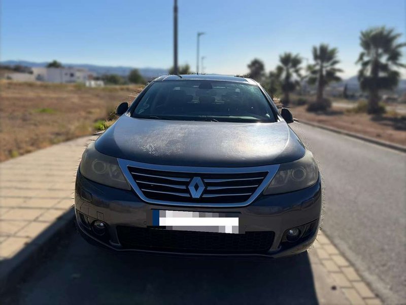 RENAULT Latitude - foto 1