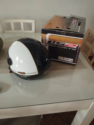 Casco LS2 Negro Blanco y Dorado