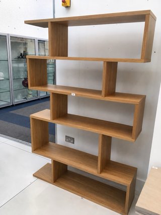 Estanterías de pino macizo a medida