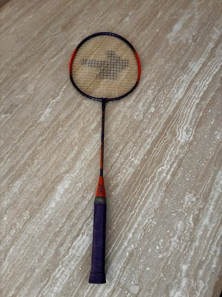 Raqueta de bádminton con funda